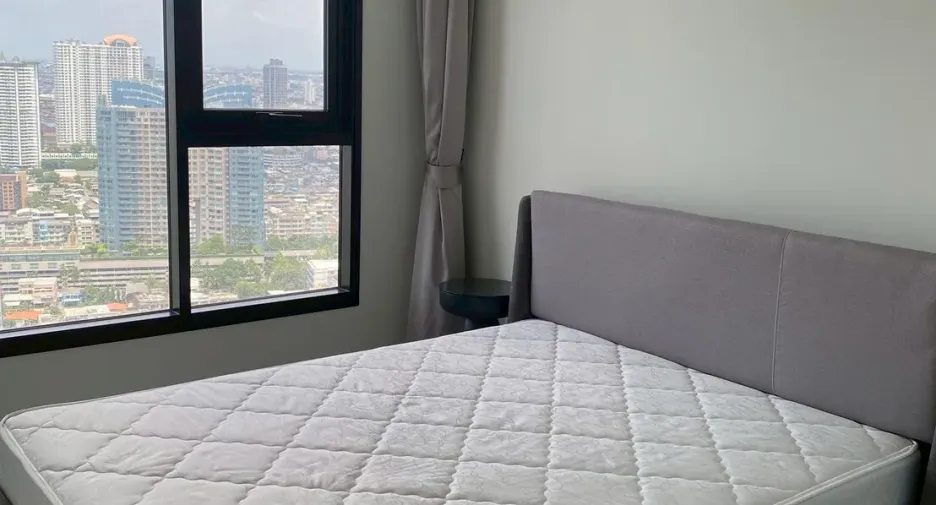 Condo en alquiler de 1 habitaciones en Khlong San, Bangkok