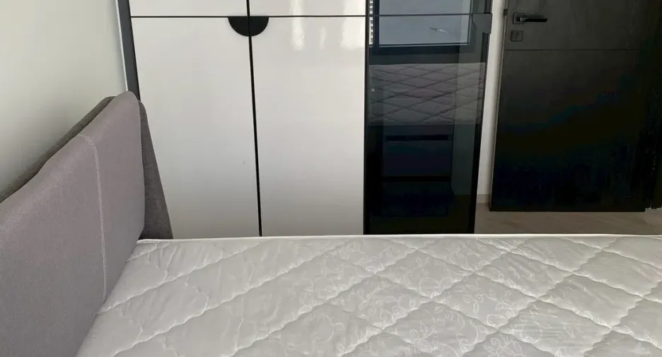 Condo en alquiler de 1 habitaciones en Khlong San, Bangkok