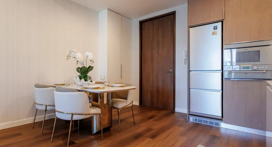For rent 2 bedrooms condo in Pathum Wan, Bangkok