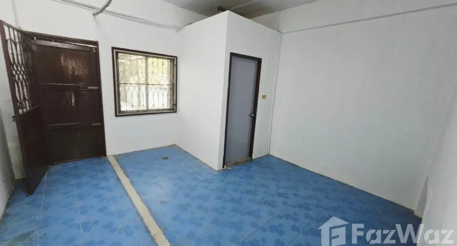 Casa adosada en venta de 5 habitaciones en Bang Khae, Bangkok