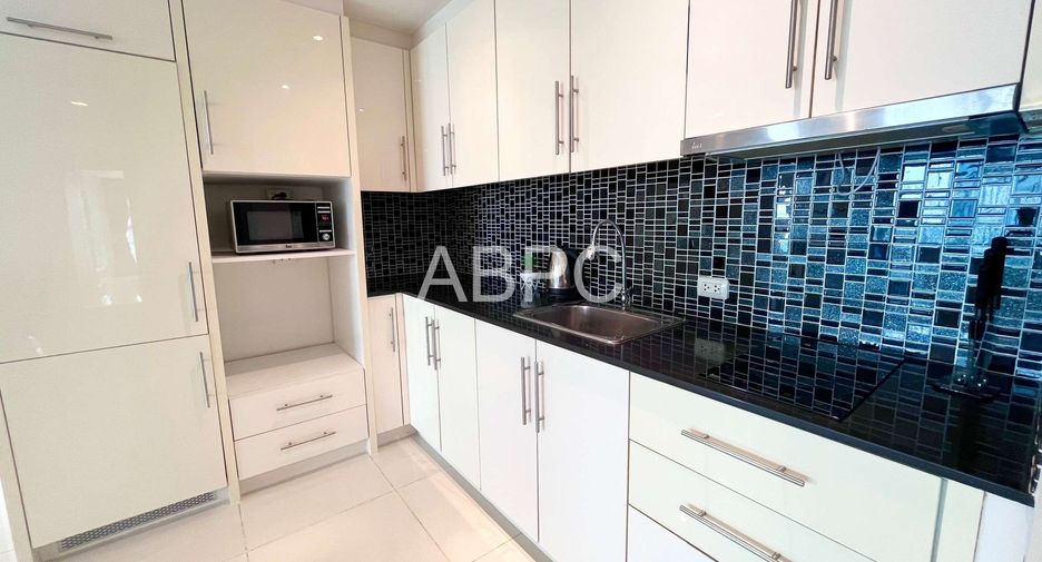 For sale 2 ベッドルーム condo in Pratumnak, Pattaya
