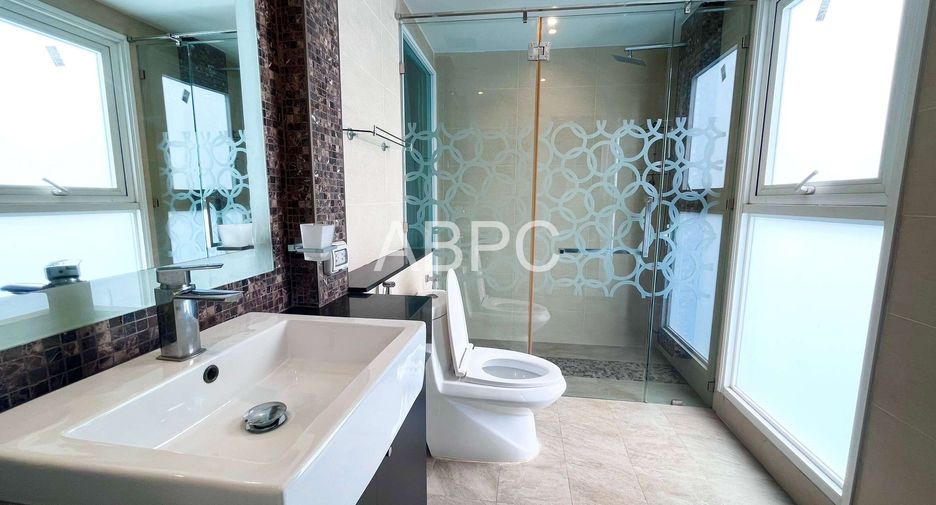 For sale 2 ベッドルーム condo in Pratumnak, Pattaya