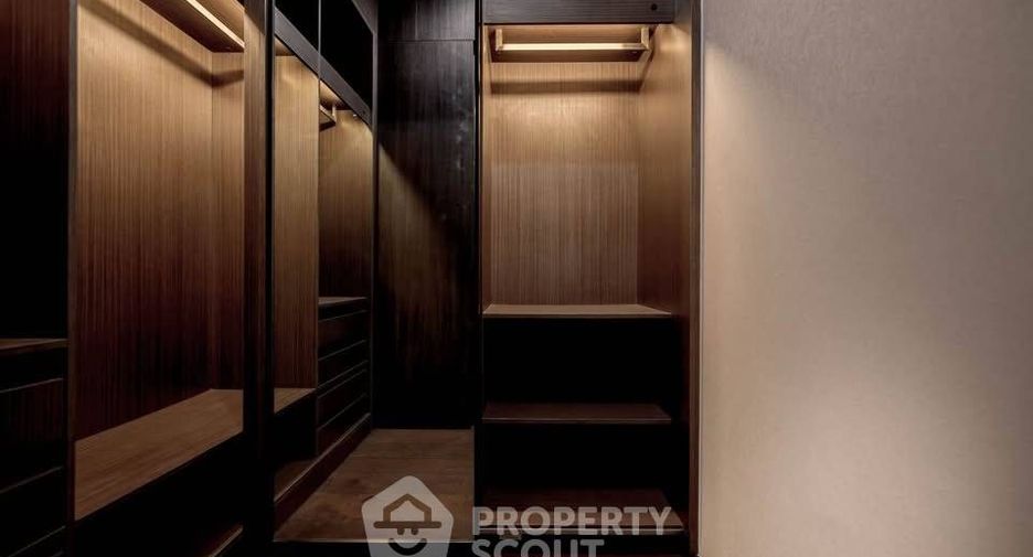 For sale 2 bedrooms condo in Khlong Toei, Bangkok