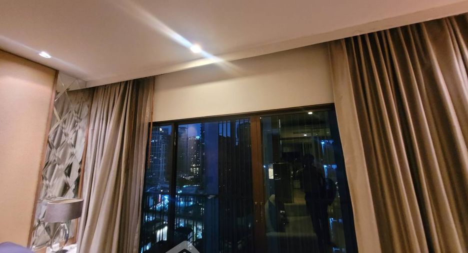 Condo en alquiler de 1 habitaciones en Khlong Toei, Bangkok