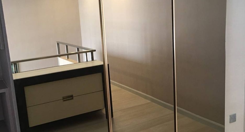 Condo en alquiler de 1 habitaciones en Sathon, Bangkok