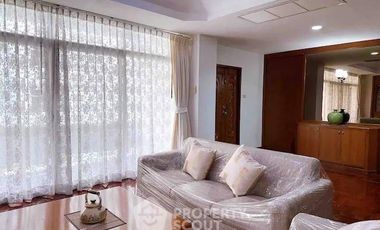 For rent 3 bedrooms apartment in Watthana, Bangkok