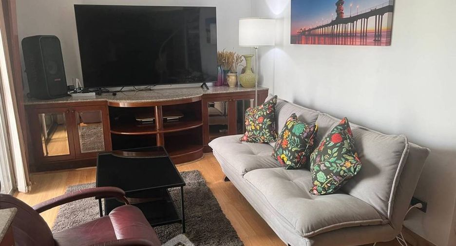 For rent 2 bedrooms condo in Khlong Toei, Bangkok