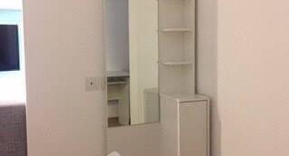 Wohnung zur Miete mit 1 Zimmer in Bang Rak, Bangkok