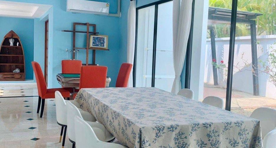 For rent 5 bedrooms villa in Huay Yai, Pattaya