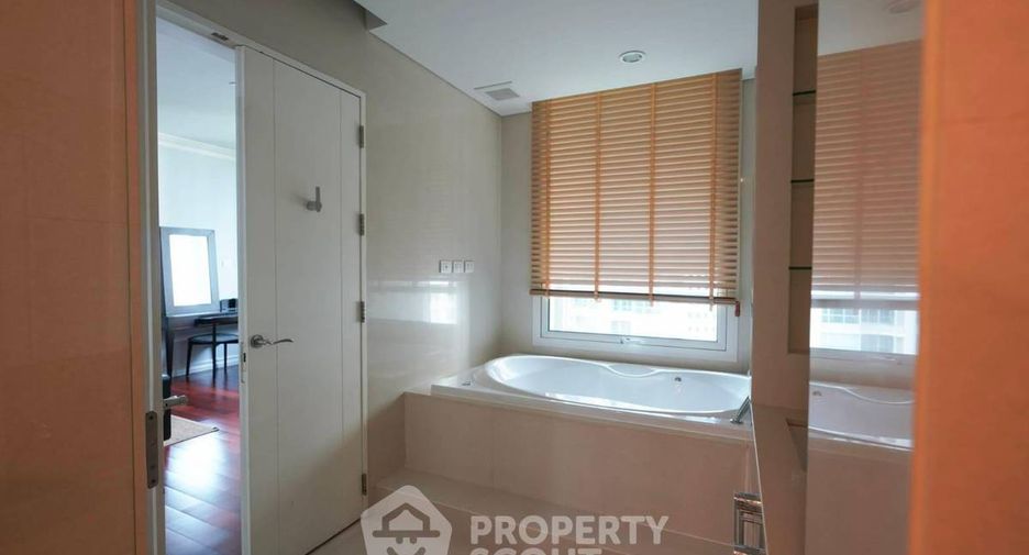 For rent 4 ベッドルーム condo in Pathum Wan, Bangkok