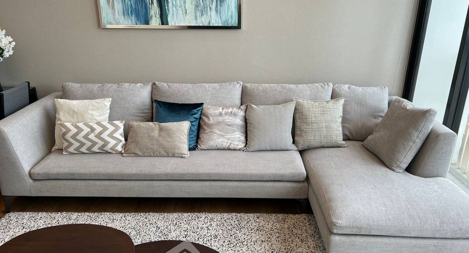 For rent 2 bedrooms condo in Khlong Toei, Bangkok