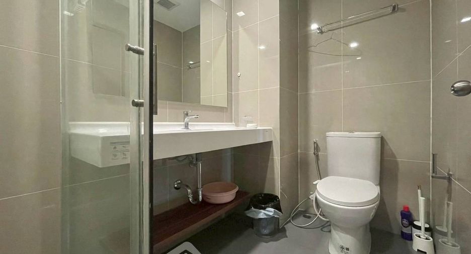 À louer 2 chambres condo à Huai Khwang, Bangkok