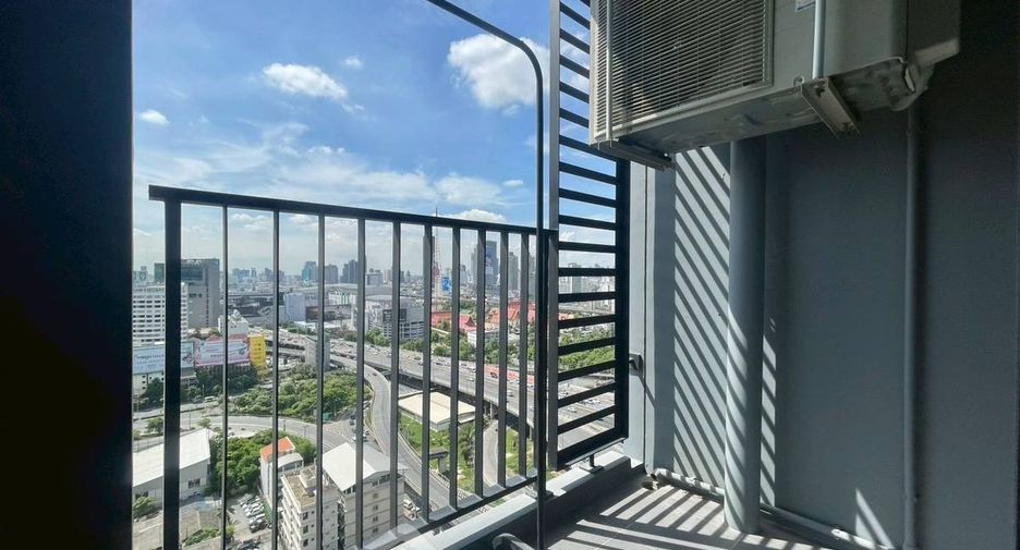 À louer 2 chambres condo à Huai Khwang, Bangkok