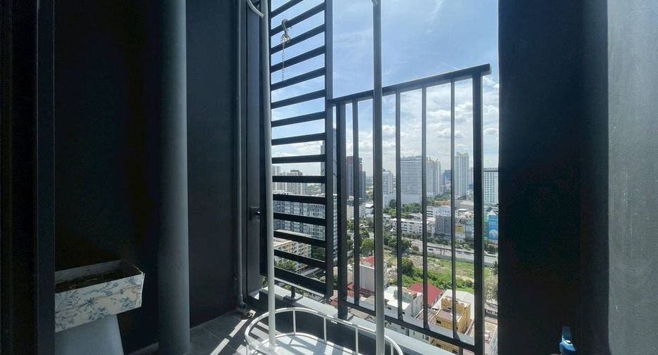 À louer 2 chambres condo à Huai Khwang, Bangkok