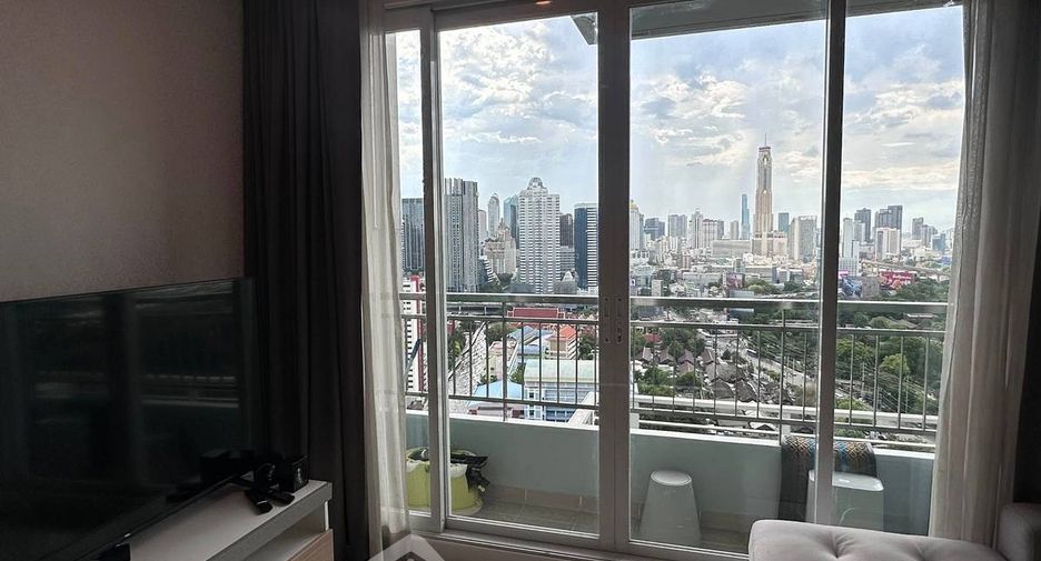 For rent 2 bedrooms condo in Watthana, Bangkok