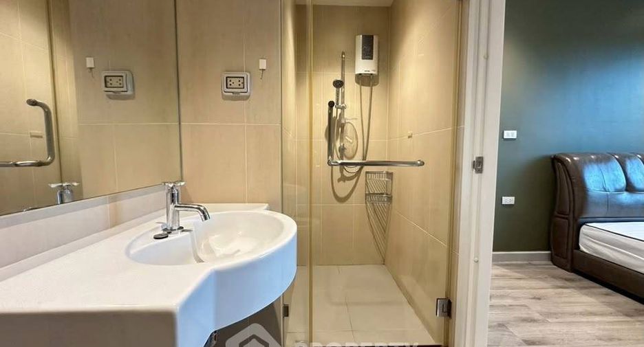 For rent 2 ベッドルーム condo in Sathon, Bangkok