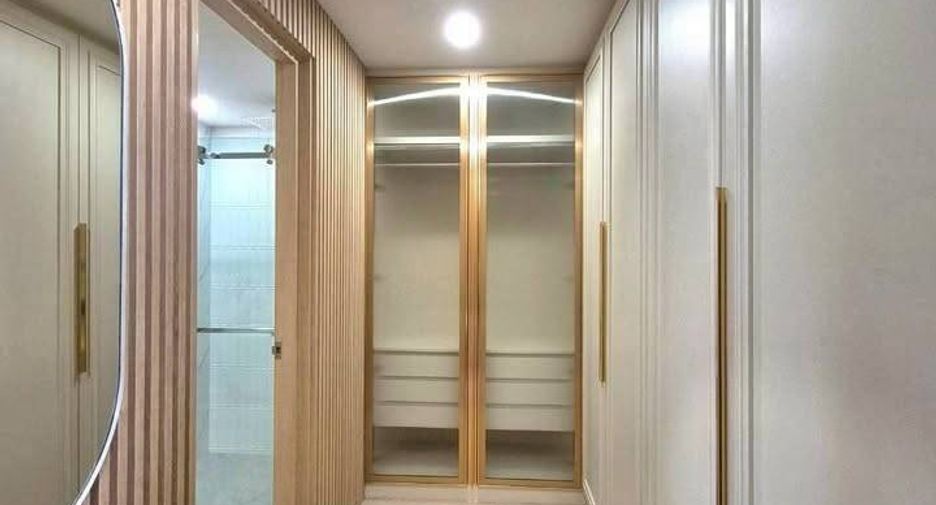 Condo en alquiler de 2 habitaciones en Khlong Toei, Bangkok