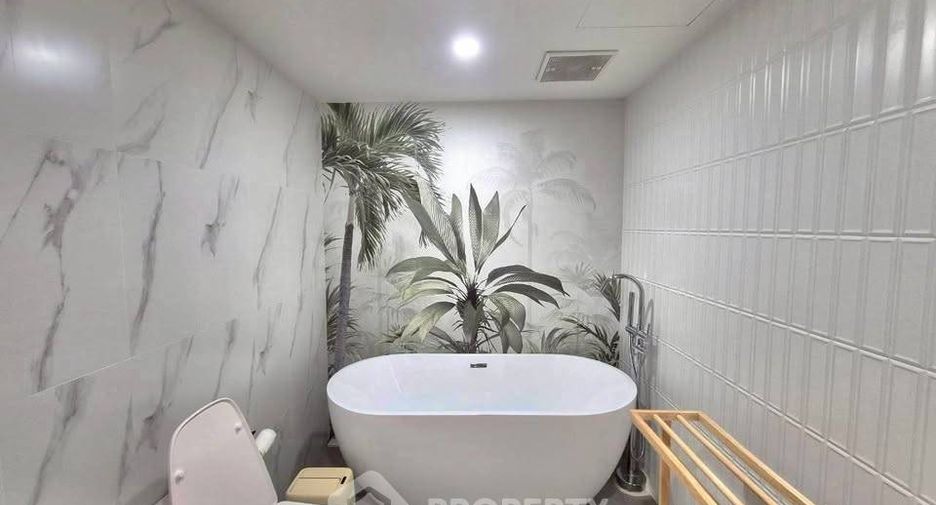 Condo en alquiler de 2 habitaciones en Khlong Toei, Bangkok