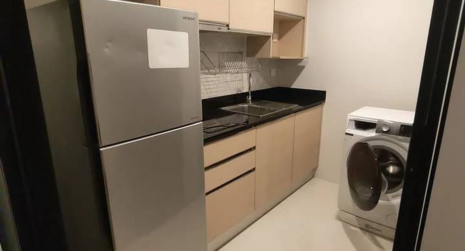 For rent 2 bedrooms condo in Yan Nawa, Bangkok
