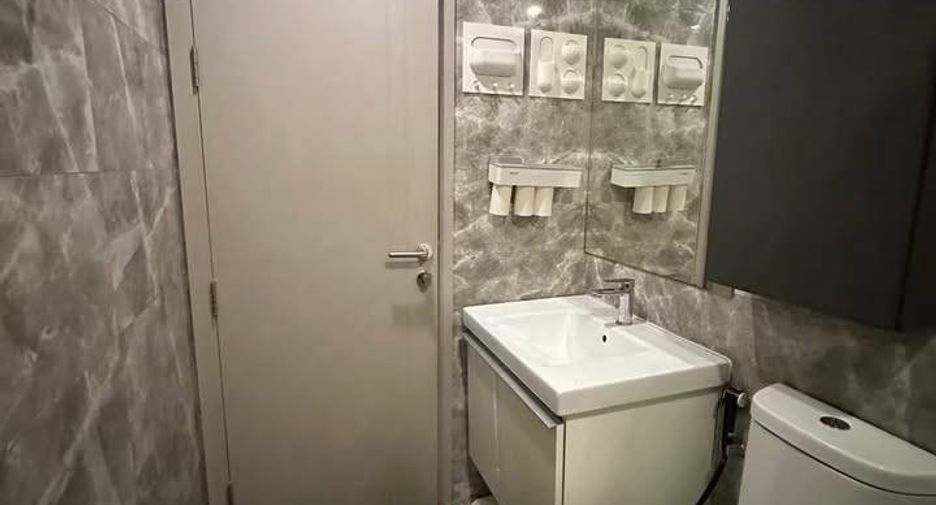 Wohnung zur Miete mit 2 Zimmer in Pathum Wan, Bangkok