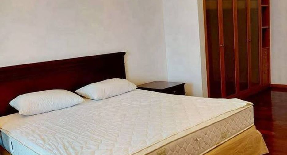 For rent 2 bedrooms apartment in Sathon, Bangkok