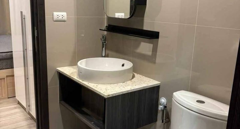 For rent 1 bed condo in Huai Khwang, Bangkok