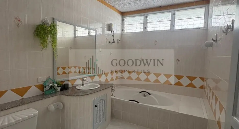 For rent 3 bedrooms house in South Pattaya, Pattaya