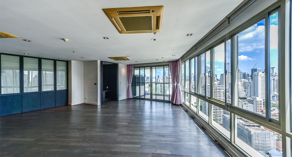 Wohnung zum Kauf mit 3 Zimmer in Khlong Toei, Bangkok