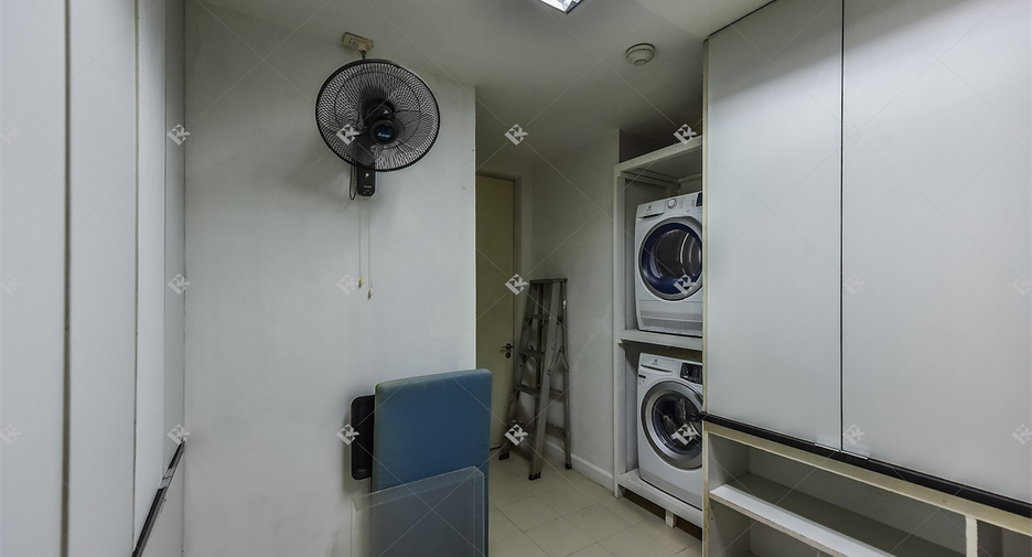 À vendre 3 chambres condo à Khlong Toei, Bangkok