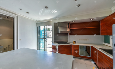For sale 3 bedrooms condo in Khlong Toei, Bangkok