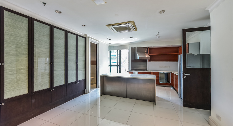 Wohnung zum Kauf mit 3 Zimmer in Khlong Toei, Bangkok