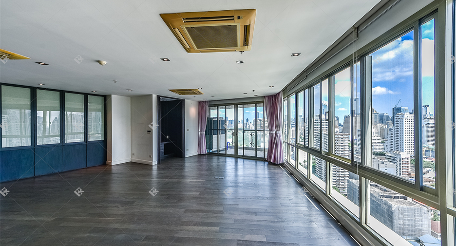 À vendre 3 chambres condo à Khlong Toei, Bangkok