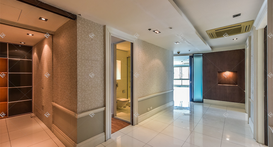 À vendre 3 chambres condo à Khlong Toei, Bangkok