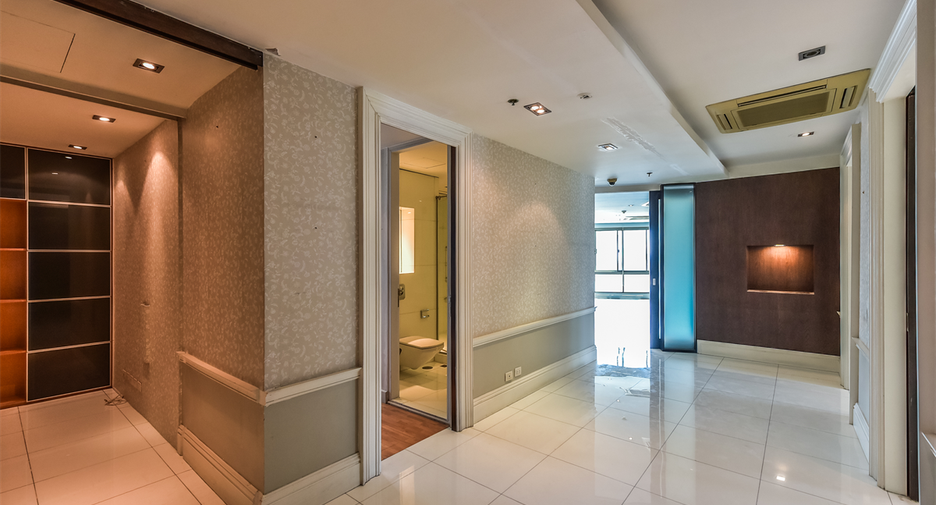 Wohnung zum Kauf mit 3 Zimmer in Khlong Toei, Bangkok