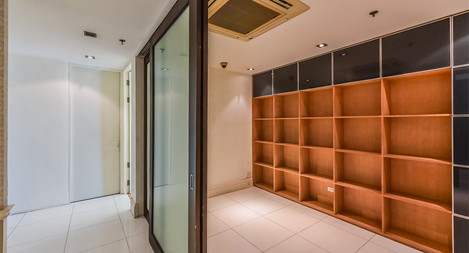 Wohnung zum Kauf mit 3 Zimmer in Khlong Toei, Bangkok