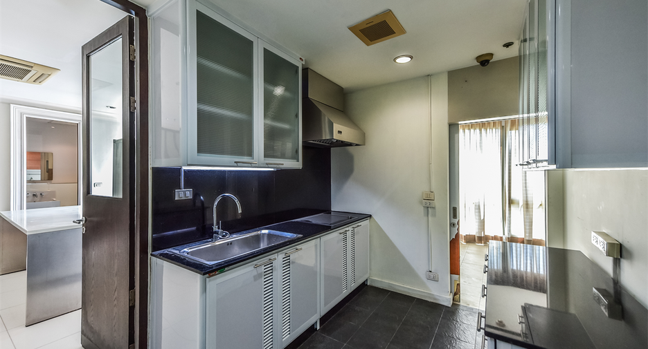 Wohnung zum Kauf mit 3 Zimmer in Khlong Toei, Bangkok