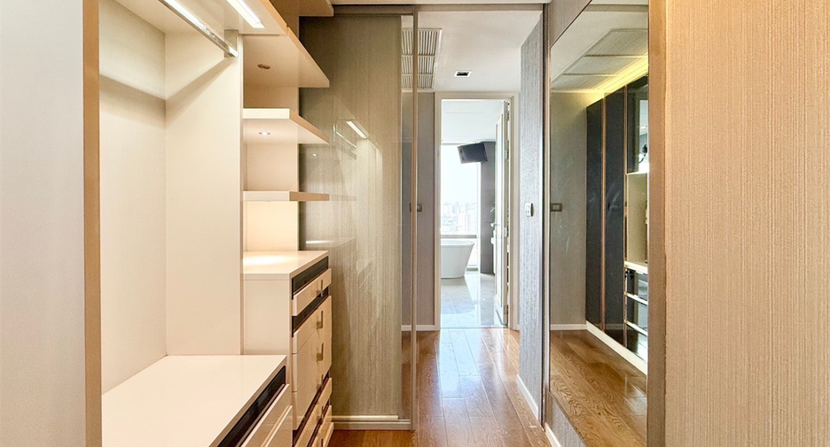 À vendre 1 chambre condo à Sathon, Bangkok