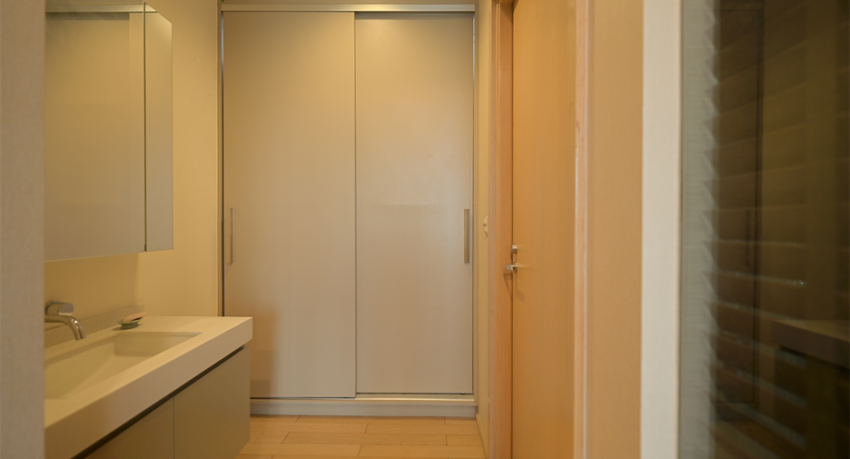 Condo en alquiler de 2 habitaciones en Khlong Toei, Bangkok