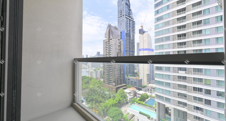 For rent 2 bedrooms condo in Khlong Toei, Bangkok