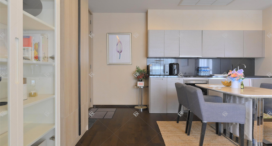 For rent 2 bedrooms condo in Khlong Toei, Bangkok