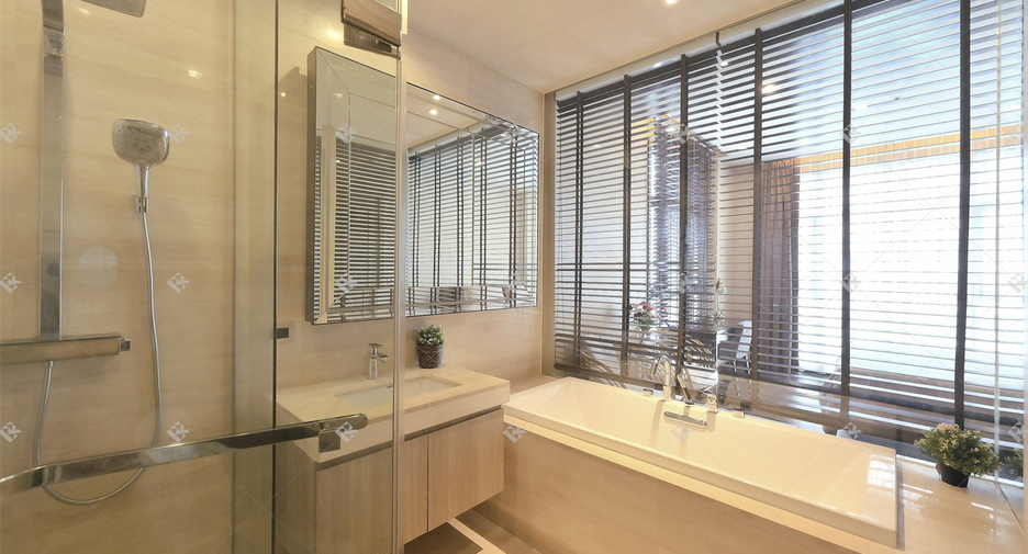 For rent 2 bedrooms condo in Khlong Toei, Bangkok