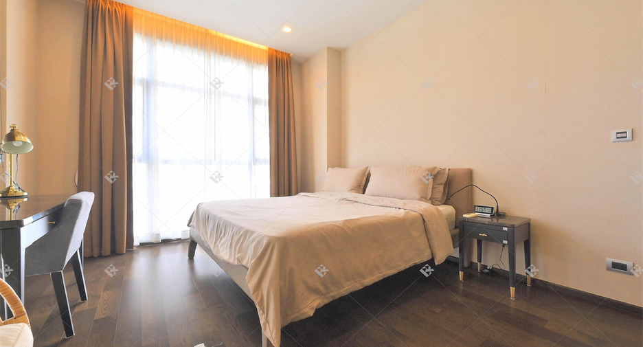 For rent 2 bedrooms condo in Khlong Toei, Bangkok