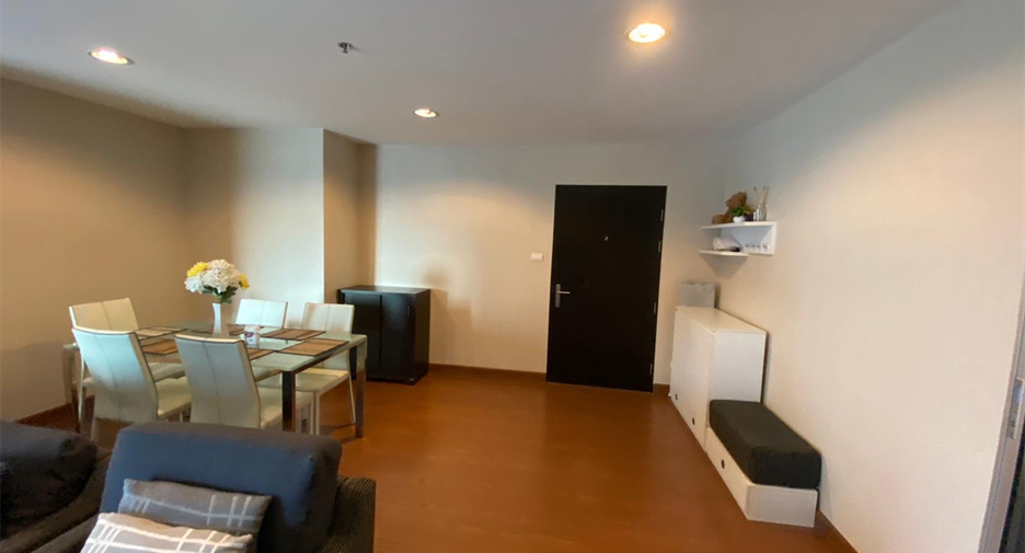 À louer 3 chambres condo à Huai Khwang, Bangkok