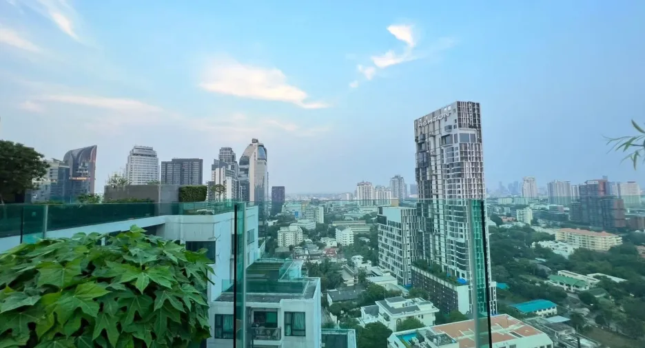 For rent 1 bed condo in Khlong Toei, Bangkok