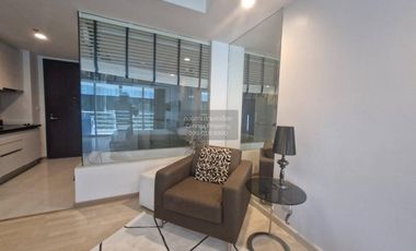 For rent 2 bedrooms condo in Pathum Wan, Bangkok