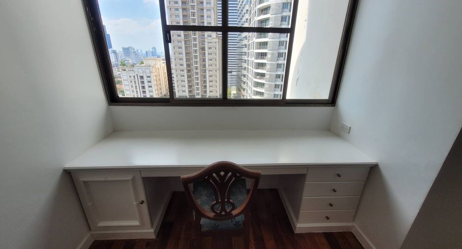 Wohnung zur Miete mit 3 Zimmer in Watthana, Bangkok