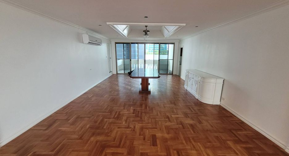 Wohnung zur Miete mit 3 Zimmer in Watthana, Bangkok