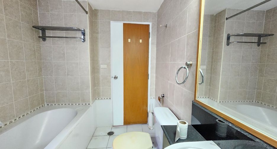 Wohnung zur Miete mit 3 Zimmer in Khlong Toei, Bangkok