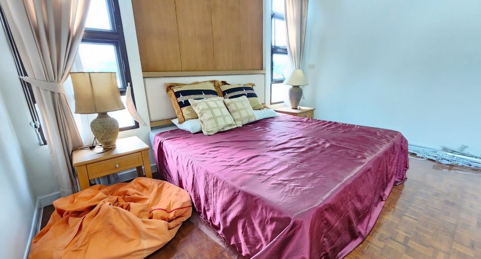 Wohnung zur Miete mit 3 Zimmer in Khlong Toei, Bangkok