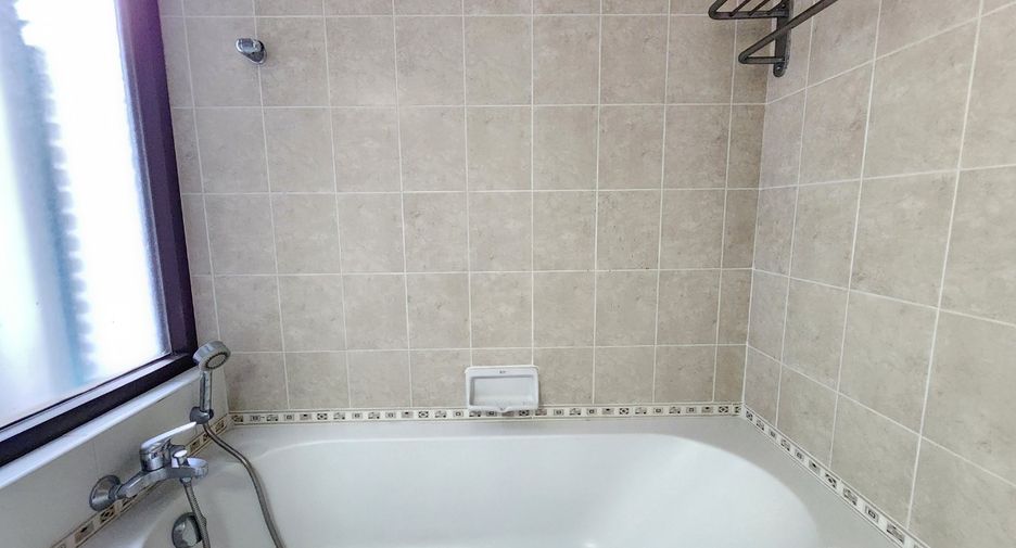 Wohnung zur Miete mit 3 Zimmer in Khlong Toei, Bangkok